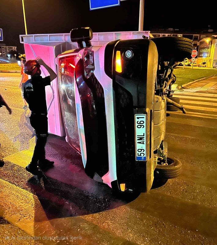 Balıkesir’in Edremit ilçesinde, otogar kavşağında meydana gelen trafik kazasında, bir