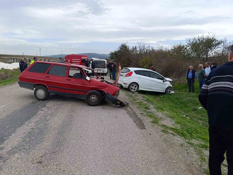 Balıkesir’in Manyas ilçesinde 27 Ekim’de meydana gelen çift taraflı trafik