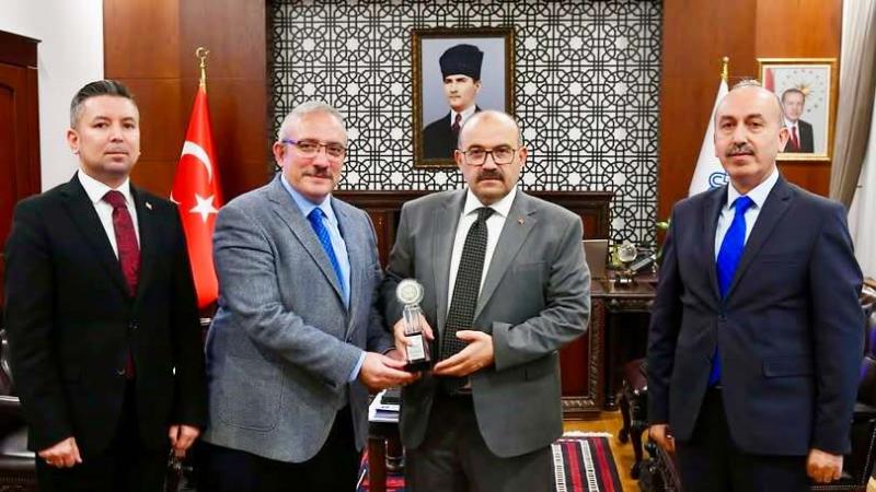 Antalya’da düzenlenen Growtech İnovasyon Ödülleri’nde prestijli “Kamu–Özel” kategorisinde birincilik elde