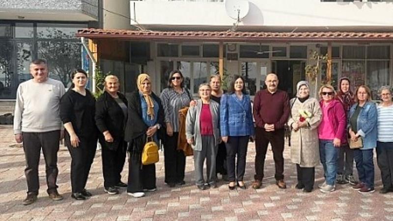 Balıkesir Valisi İsmail Ustaoğlu, Marmara Adaları’nı ziyaret ederek çarşı esnafından