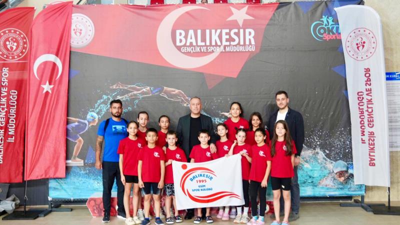 21-23 Kasım tarihleri arasında Balıkesir Olimpik Yüzme Havuzu’nda gerçekleştirilen 11-12