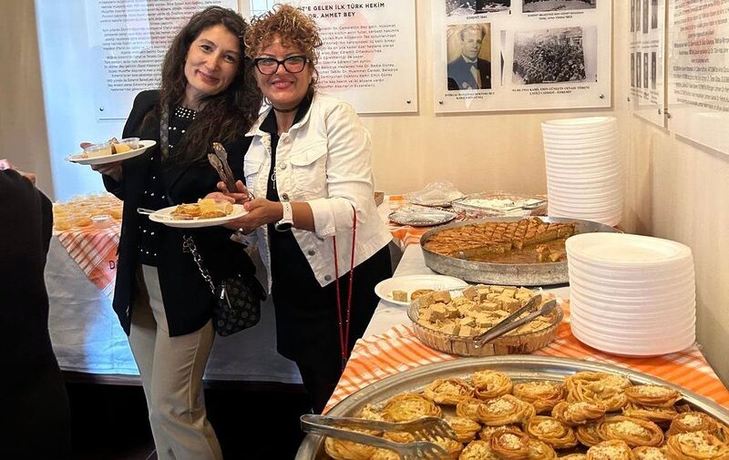 Balıkesir’de yöresel tatların sergilendiği etkinlikte, hem Edremit halkı hem de