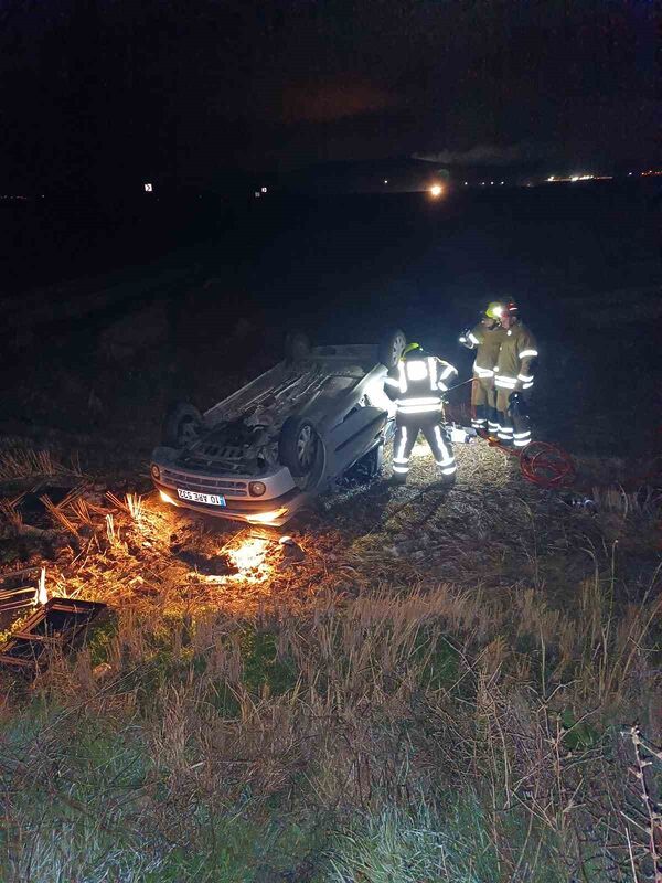 Balıkesir’in Gönen ilçesi Tuzakçı Mahallesi kavşağında tek taraflı trafik kazası