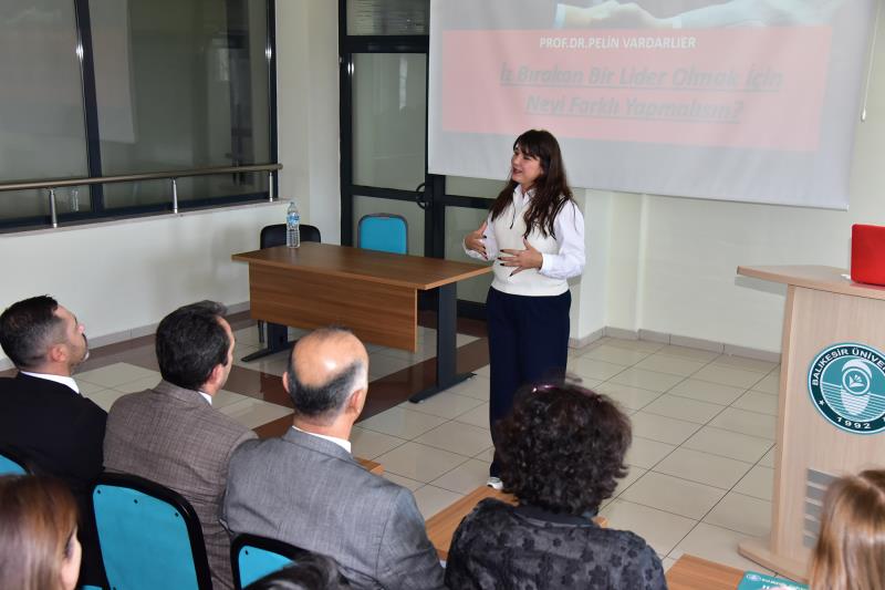 Balıkesir Üniversitesi, idari personelinin mesleki gelişimine yönelik eğitim faaliyetlerini devam