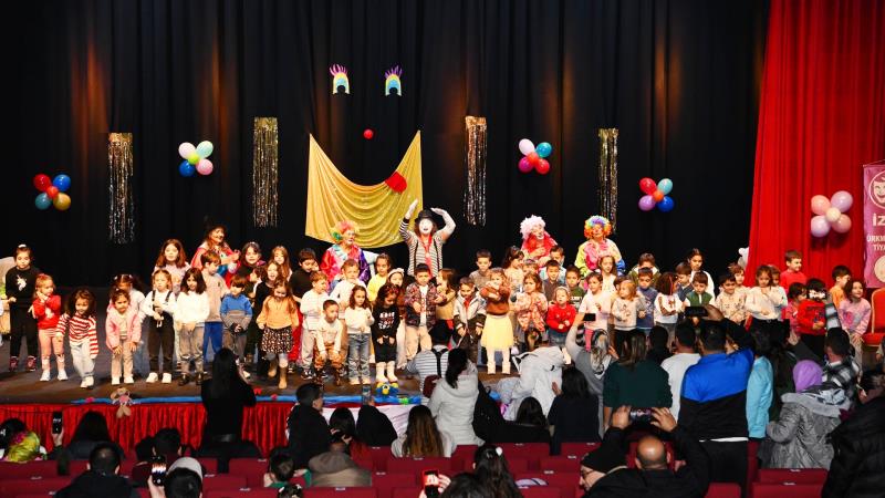 Balıkesir’de hafta sonu, Avlu Kongre ve Kültür Merkezi’nde sahnelenen iki