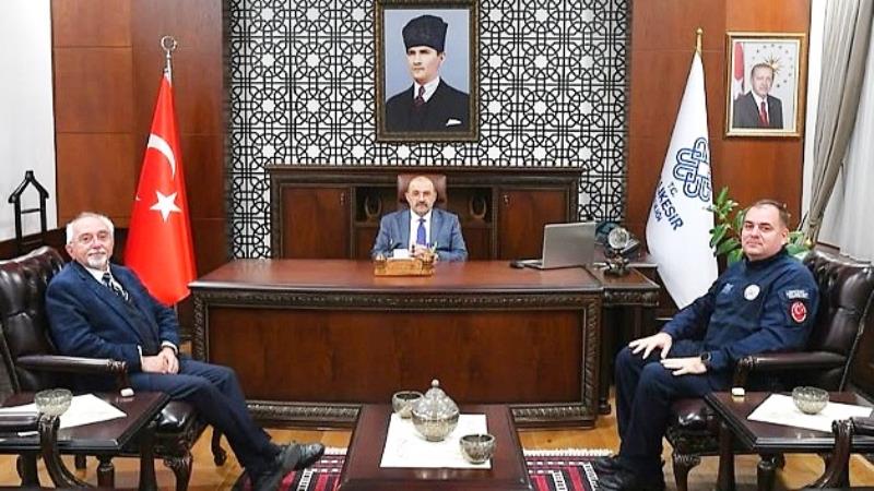 Balıkesir Büyükşehir Belediyesi İtfaiye Dairesi Başkanı Nazım Ergelen, Vali İsmail