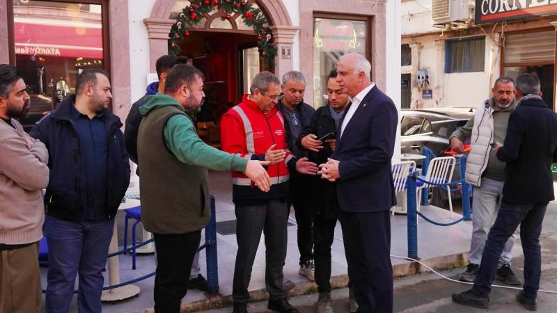 Ayvalık Belediyesi, Tarihi Gümrük Meydanı’nda yürütülen yenileme çalışmalarında ilerleme kaydediyor.