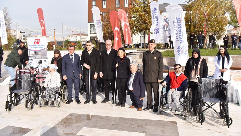 Altıeylül Belediyesi, 3 Aralık Dünya Engelliler Günü kapsamında engelli bireylerin