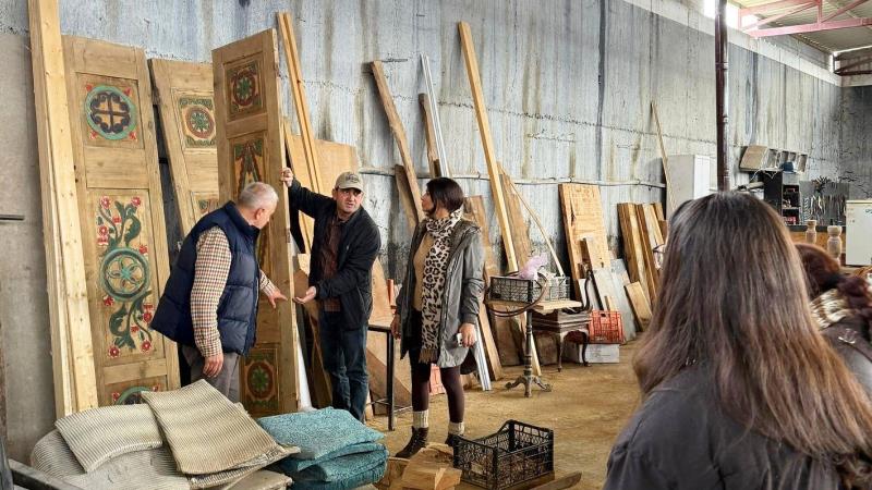 Ayvalık Meslek Yüksekokulu’na bağlı Mimari Restorasyon Programı’nın öğrencileri, ahşap yapılar