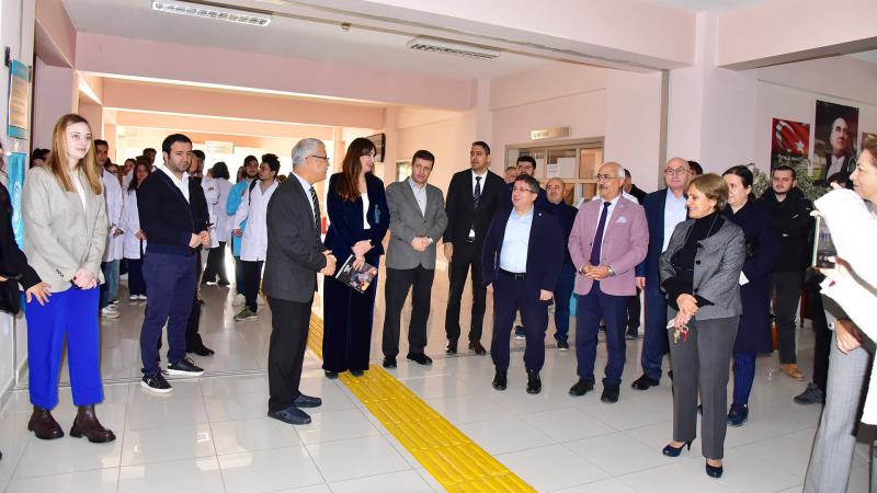 BAÜN Biyoloji Bölümünün açtığı sergide bitki, mantar ve çeşitli canlı