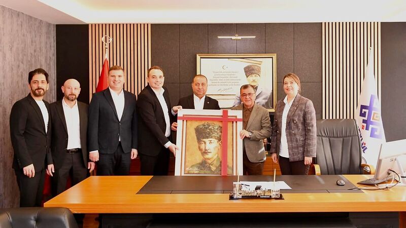 DİSK Örgütlenme Başkanı Ali Haydar Kaya ile yönetim kurulu üyeleri