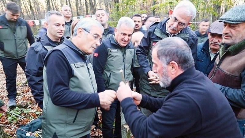 Balıkesir Orman Bölge Müdürlüğü, orman köylüleriyle ortaklaşa yürütülen kestane aşılama