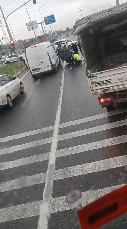 Ayvalık’ta ’dur’ ihtarına uymayıp kaçan sürücü, yaşanan kovalamaca sonucu ekiplerce