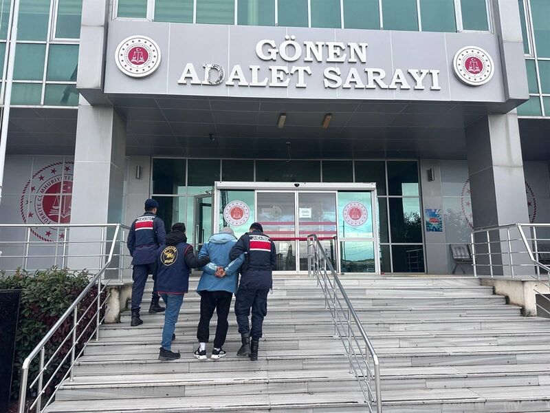 Balıkesir’in Gönen ilçesi Balıkesir İl Jandarma Komutanlığı ekipleri tarafından, aranan
