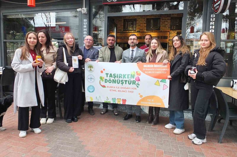 Burhaniye İlçesinde, Balıkesir Üniversitesine bağlı Uygulamalı Bilemler Fakültesi öğrencileri “Taşırken