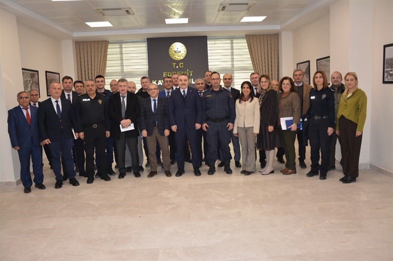 Balıkesir’in Edremit ilçesinde Kaymakam Ahmet Odabaş başkanlığında “İlçe İdare Şube