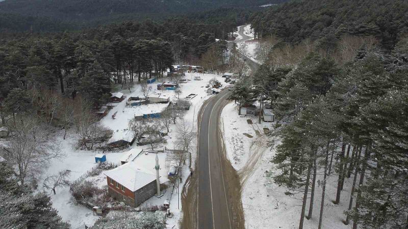 Kazdağları’nda beklenen kar yağışı etkisini gösterdi. Dün akşam saatlerinde başlayan