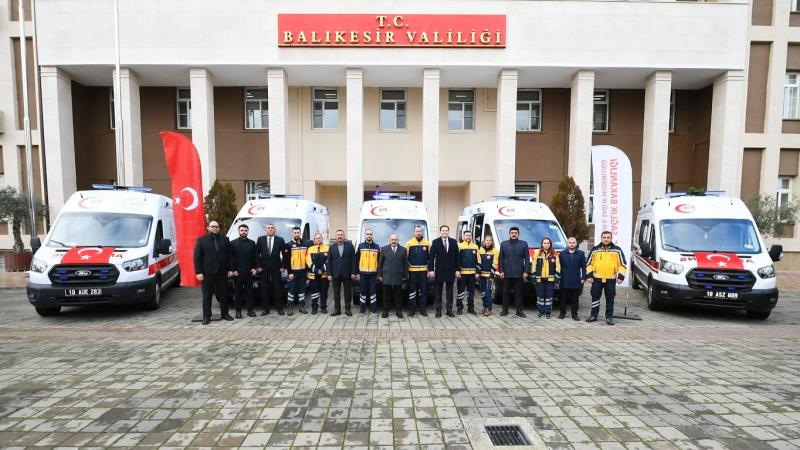 Sağlık Bakanlığı tarafından Balıkesir’e tahsis edilen 7 yeni ambulans, Valilik