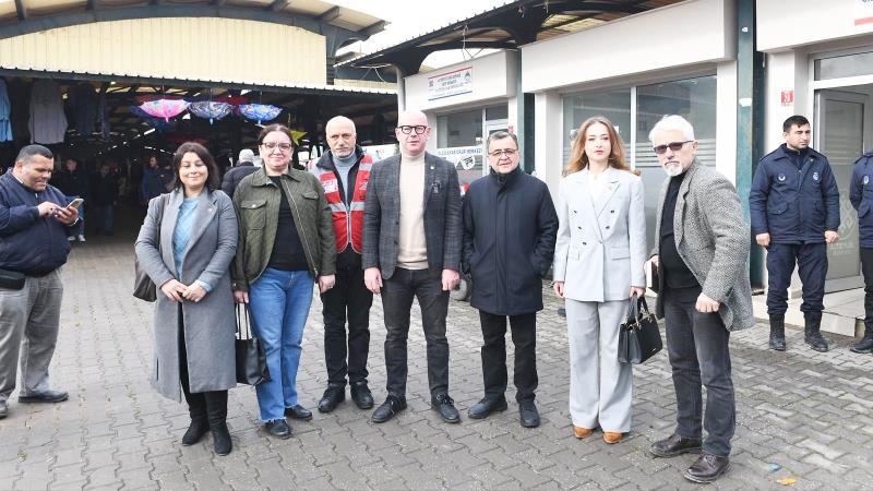 Altıeylül Belediye Başkanı Hakan Şehirli, ilçenin en yoğun alışveriş noktalarından