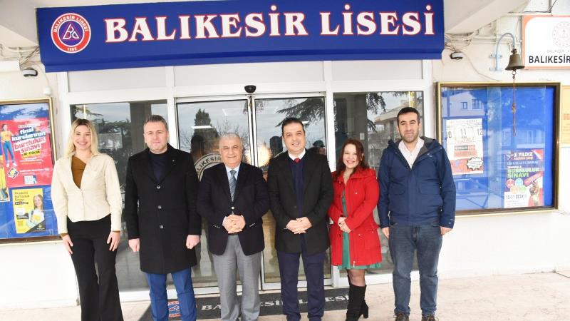 Balıkesir İl Millî Eğitim Müdürü Selehattin Kal, Balıkesir Lisesi‘nde hem