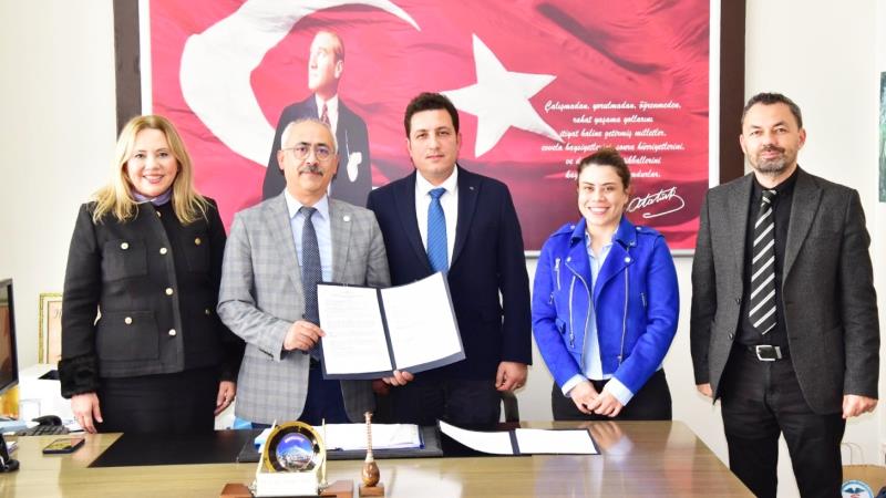 Balıkesir Üniversitesi (BAÜN), sanayi dünyasıyla olan bağlarını kuvvetlendirmeye devam ediyor.