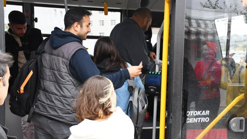 Balıkesir Büyükşehir Belediye Başkanı Ahmet Akın, öğrenci dostu bir kent