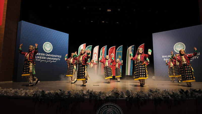 Balıkesir Üniversitesi (BAÜN), öğrencileri bir araya getiren coşkulu bir kültürel