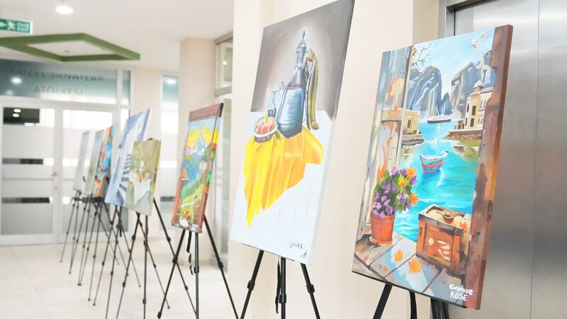 Balıkesir BM 75. Yıl Gençlik Merkezi, gençlerin yıl boyunca süren