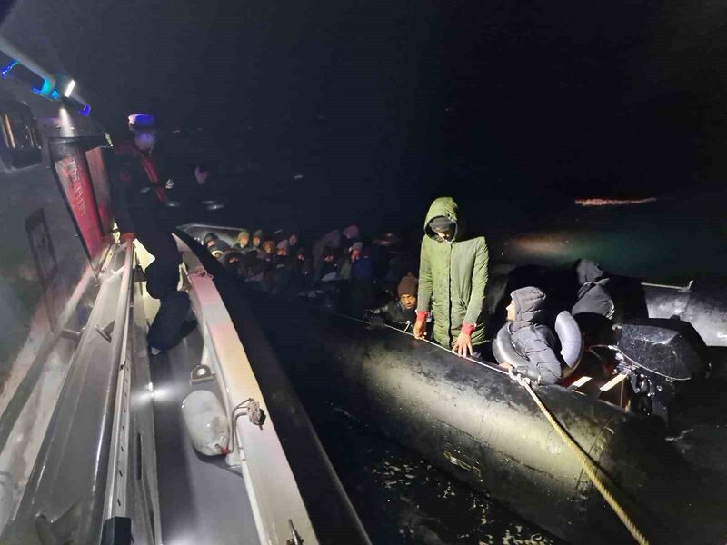 Balıkesir’in Ayvalık ilçesi açıklarında; yasa dışı yollarla Yunanistan’ın Midilli Adası’na