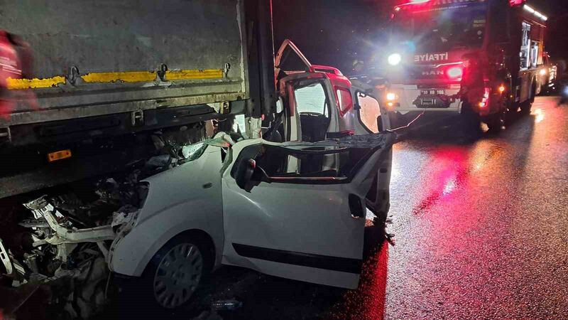 Balıkesir’de İstanbul-İzmir Otoyolu İstanbul istikametinde meydana gelen trafik kazasında seyir