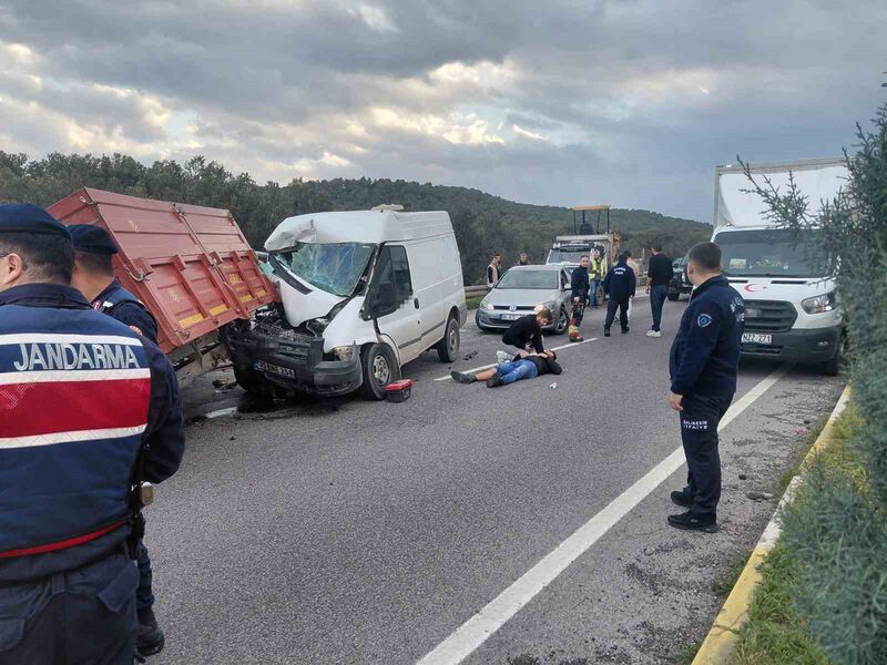 Balıkesir’in Gömeç ilçesinde Keremköy rampasında meydana gelen trafik kazasında 4