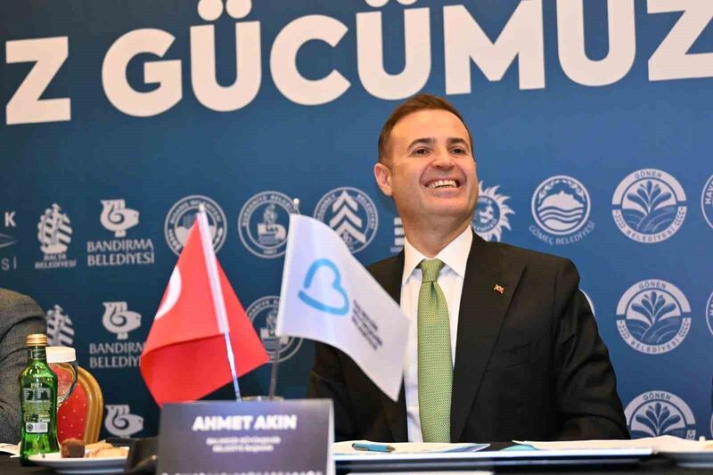 Balıkesir Büyükşehir Belediye Başkanı Ahmet Akın, Büyükşehir Belediyesi ev sahipliğinde