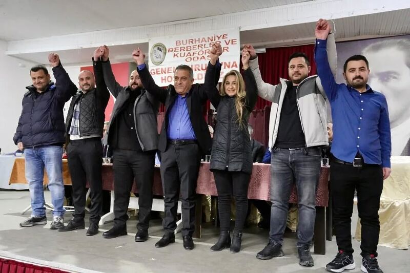 Burhaniye ilçesinde. Berberler ve Kuaförler Odası Genel Kurulu yapıldı. Reha