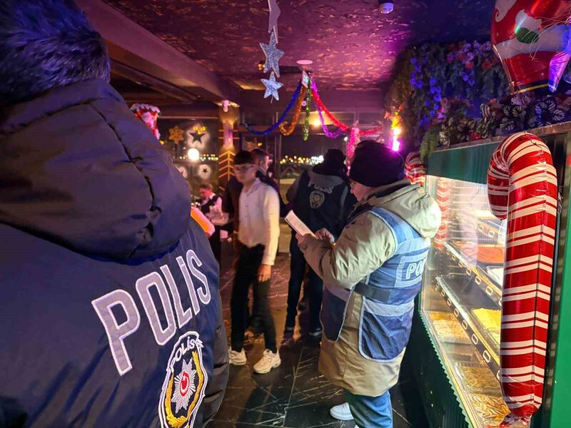 Balıkesir’in Edremit ilçesinde İlçe Emniyet Müdürlüğü ekipleri tarafından yılbaşı gecesi