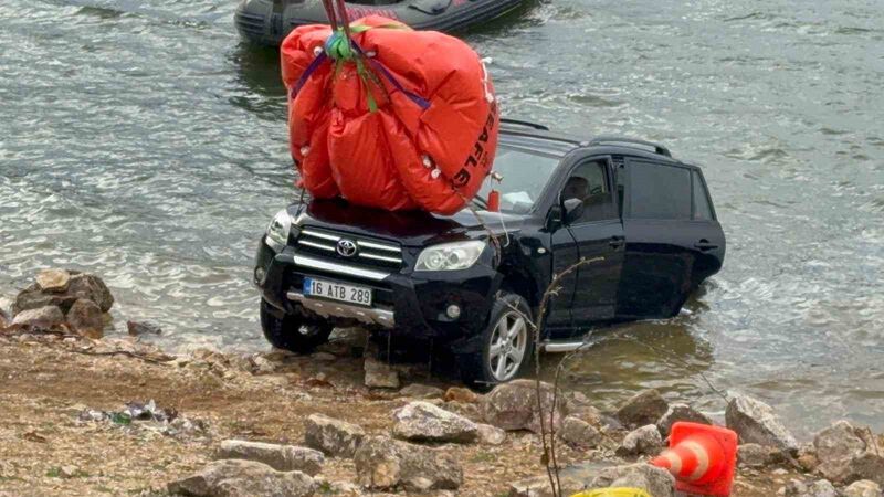 Erdek’te Yukarıyapıcı Göletinde aracı ile birlikte cenazesi bulunan Elif Kumal