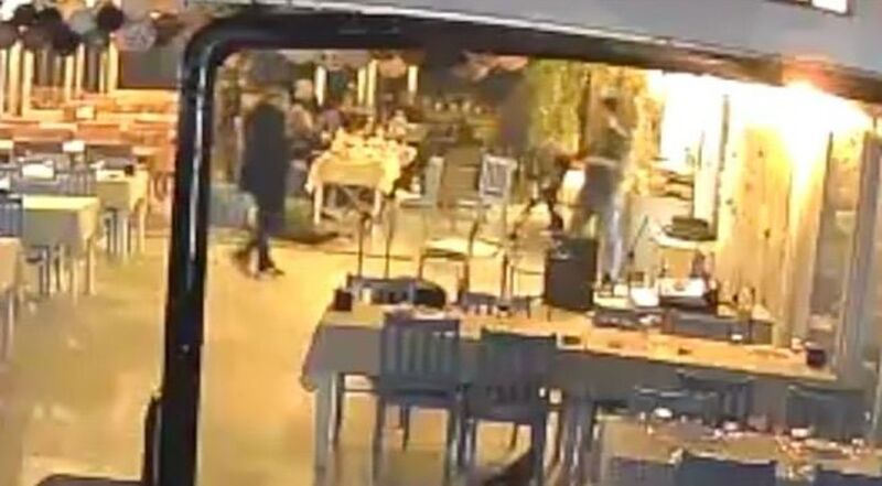 Balıkesir’in Gömeç ilçesinde; işletme sahibinden alkol isteyen saldırgan, bu isteğine