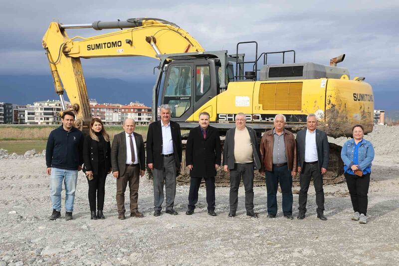 Balıkesir’in Edremit ilçesinde Kaymakam Ahmet Odabaş ve Belediye Başkanı Mehmet