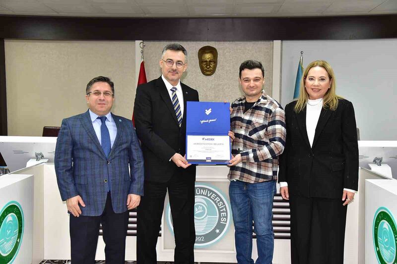 Balıkesir Üniversitesi, mesleki eğitimde kalite güvencesini güçlendiren akreditasyon sürecini belge