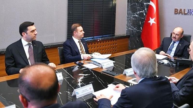 Balıkesir Valisi İsmail Ustaoğlu başkanlığında bir araya gelen BALOSB Yönetim