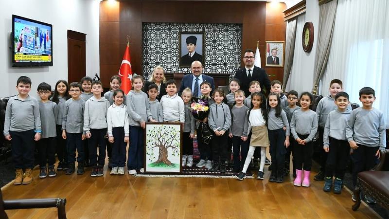 Balıkesir Valisi İsmail Ustaoğlu, eğitim camiasıyla sürdürdüğü yakın diyalog kapsamında