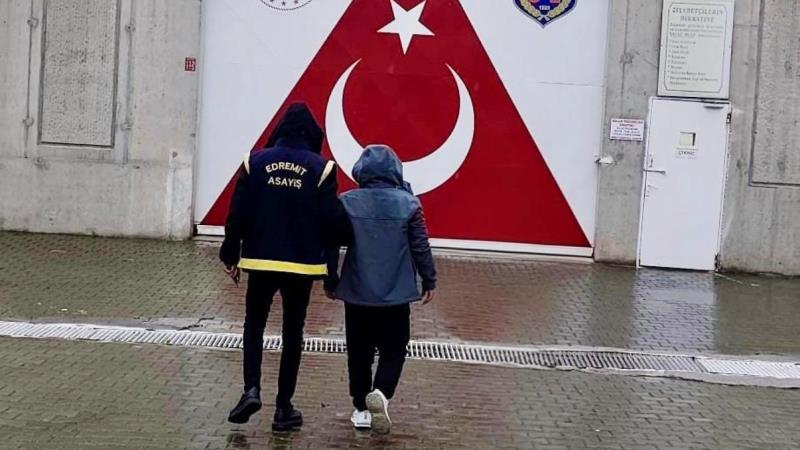 Edremit İlçe Emniyet Müdürlüğü, aranan şahısların yakalanmasına yönelik yürüttüğü titiz