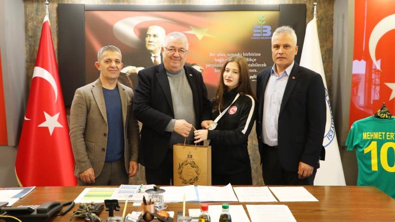 Edremit’in spor dünyasındaki parlayan yıldızı Milli Sporcu Ecrin Yanıt, Türkiye