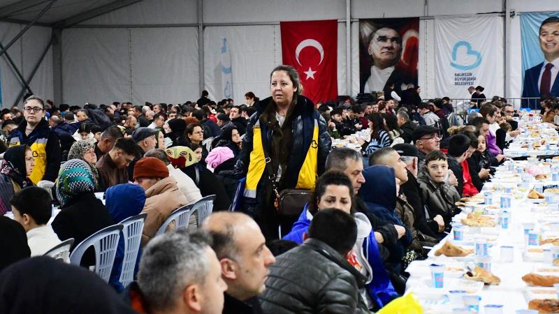 Ramazan ayının bereketini tüm kente yayan Balıkesir Büyükşehir Belediyesi, Altıeylül