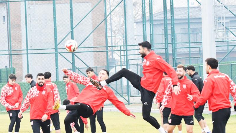 Nev Sağlık Grubu Balıkesirspor, TFF 2. Lig yolculuğunda kritik bir