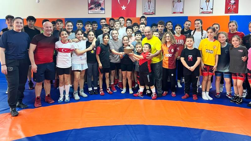 Edremit ilçesinin köklü kulüplerinden Gürespor, basketbol ve voleybolun ardından güreş