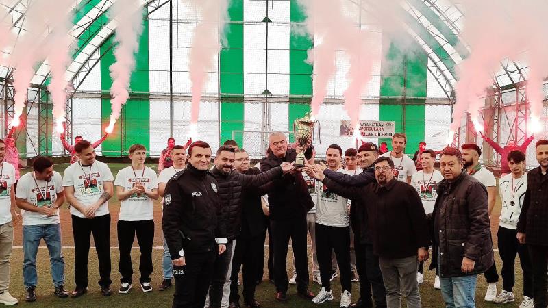 Balıkesir 1. Amatör Lig’de fırtına gibi eserek şampiyonluğa ulaşan Savaştepe