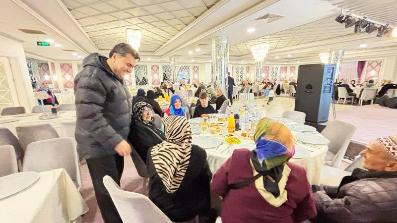 Havran Kaymakamlığı tarafından düzenlenen geleneksel iftar programı, ilçedeki huzurevi sakinlerini