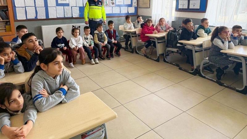 Balıkesir İl Jandarma Komutanlığı, çocuk ve gençlerin huzur içerisinde eğitim