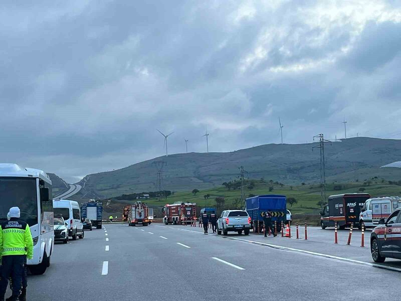 Balıkesir’de F16 savaş uçağının düştüğü bölgede inceleme çalışmaları, günün ilk