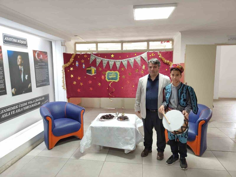 Burhaniye ilçesinde, Öğretmenler Mahallesi’nde bulunan Hacı Mustafa Müdüroğlu Ortaokulu’nda Ramazan